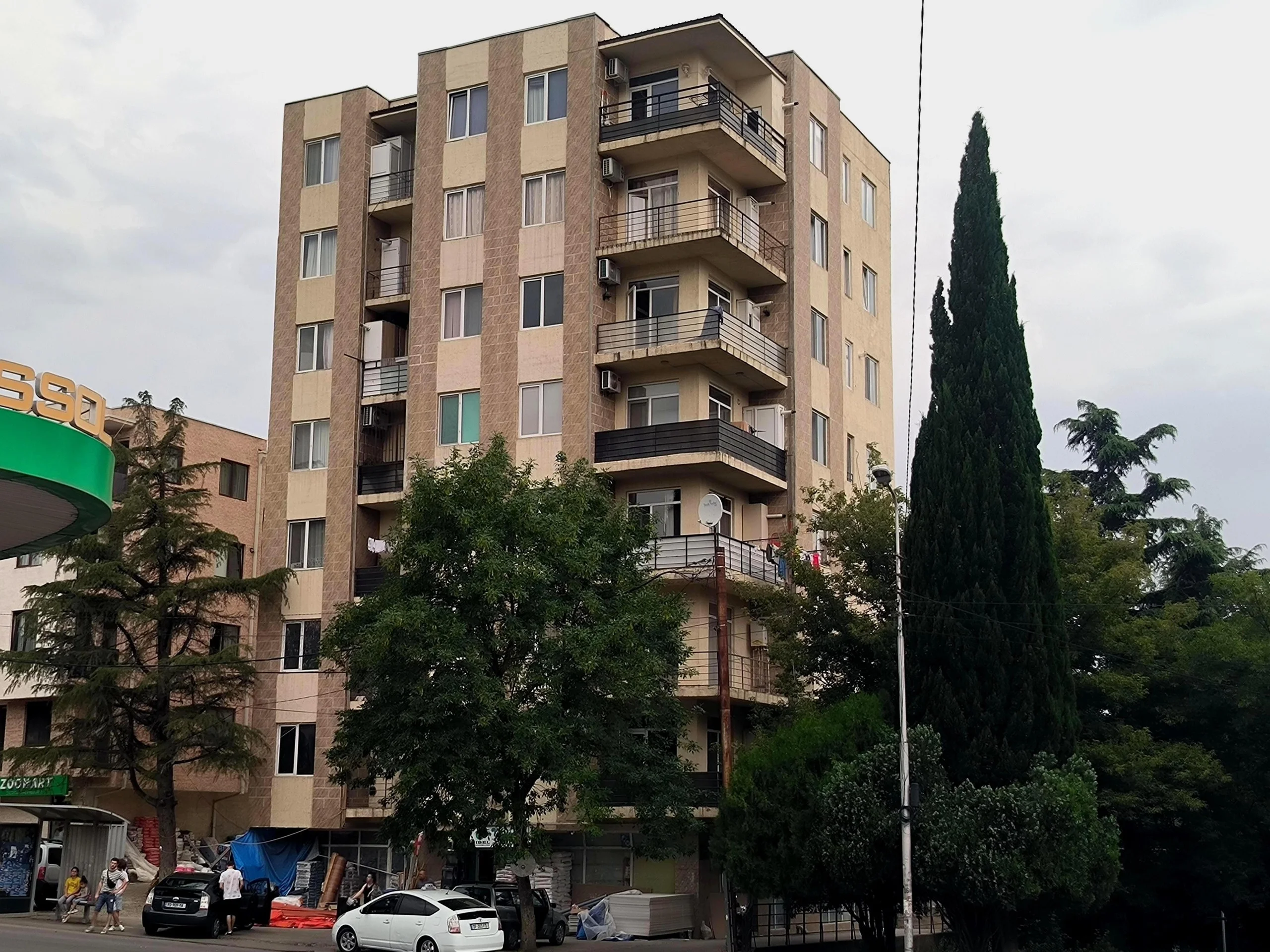 ჩარგლის ქუჩა, 122