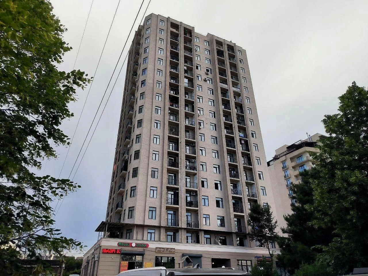 ფარნავაზ მეფის გამზირი, 12