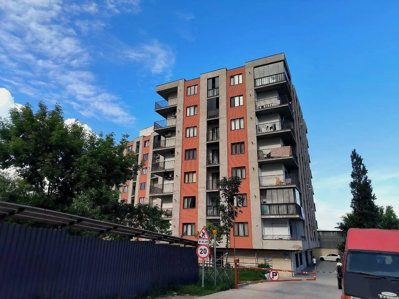 ფარნავაზ მეფის გამზირი, 19