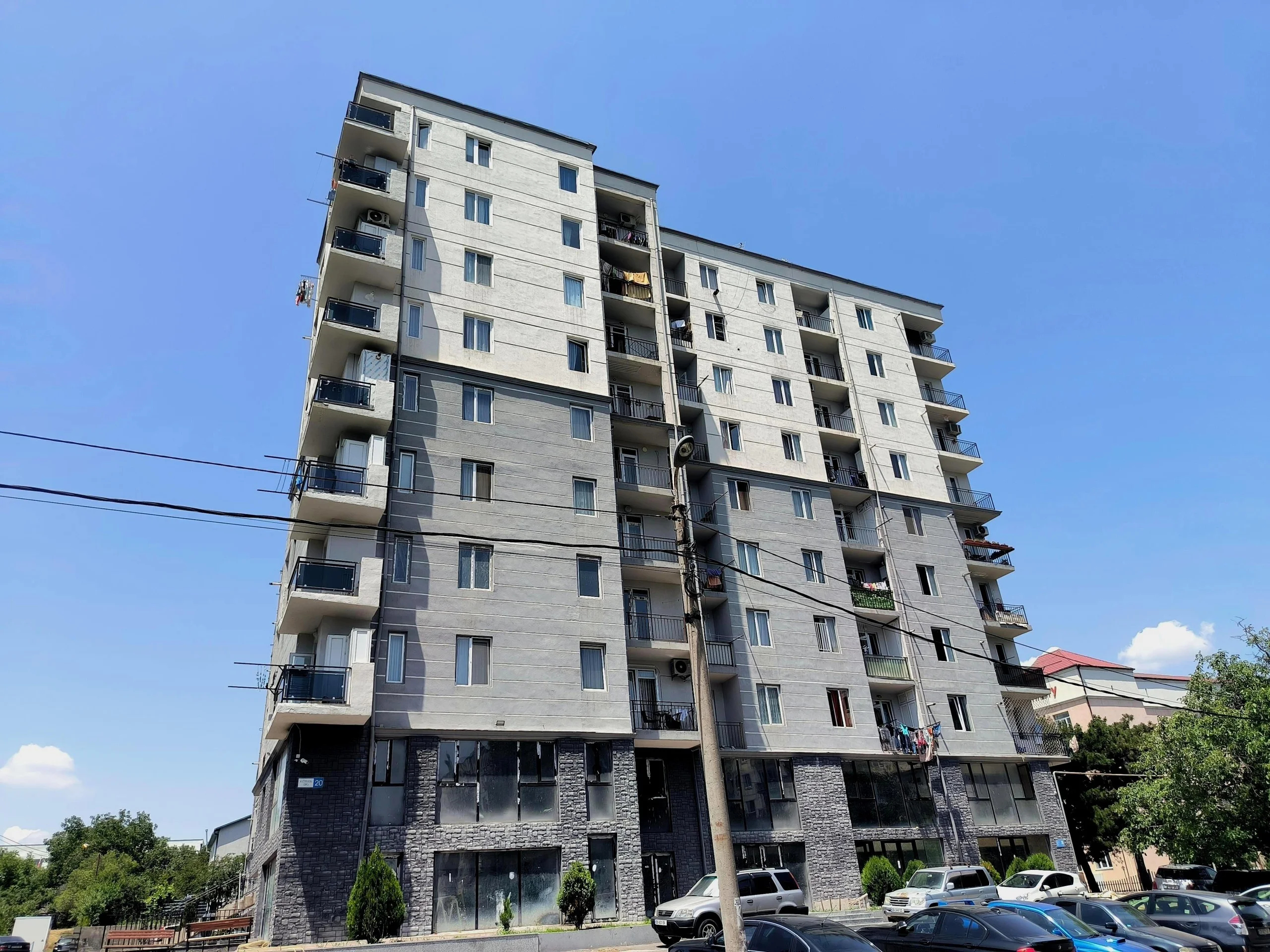 ქუჩა ჯუმბერ ლეჟავა, 20